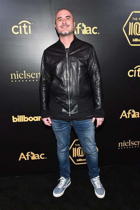 zane lowe net worth.